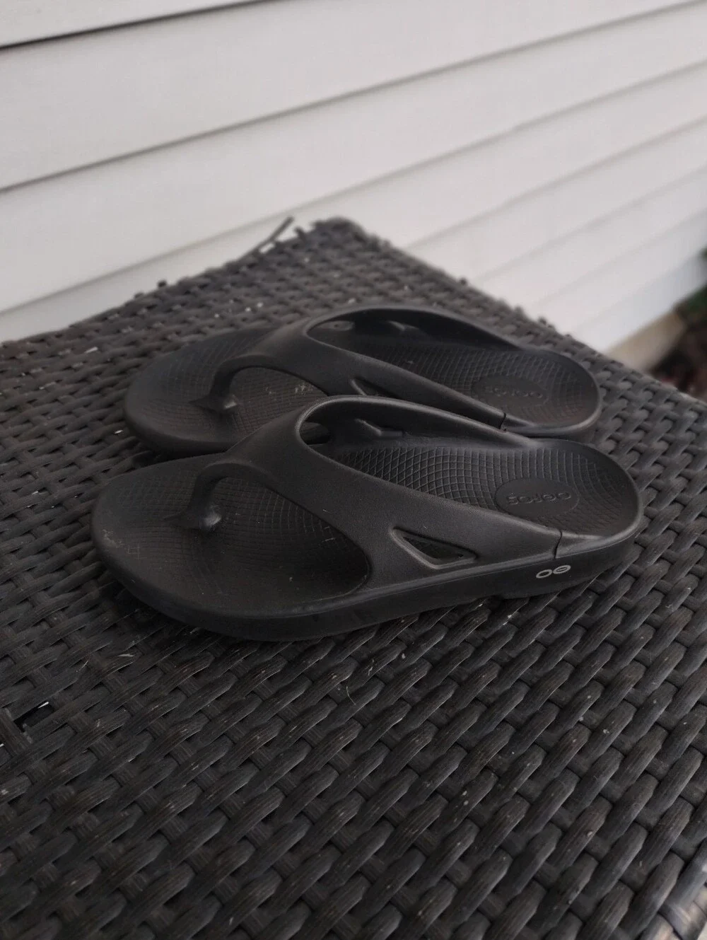OOFOS OOriginal Recovery Sandals Black Men’s 9 Women’s 11 EU 42